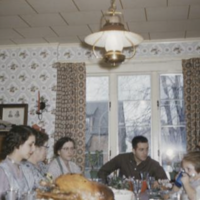 Fête et communion fraternelle : La table comme lieu de formation et de communion